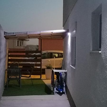 Apartman Lidija Dinjiska Экстерьер фото