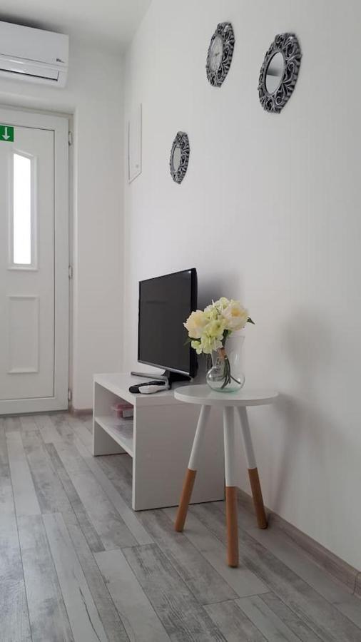 Apartman Lidija Dinjiska Экстерьер фото