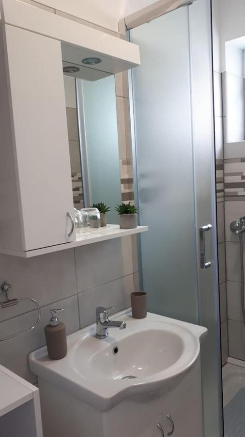 Apartman Lidija Dinjiska Экстерьер фото