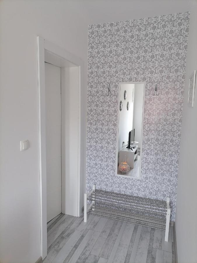 Apartman Lidija Dinjiska Экстерьер фото