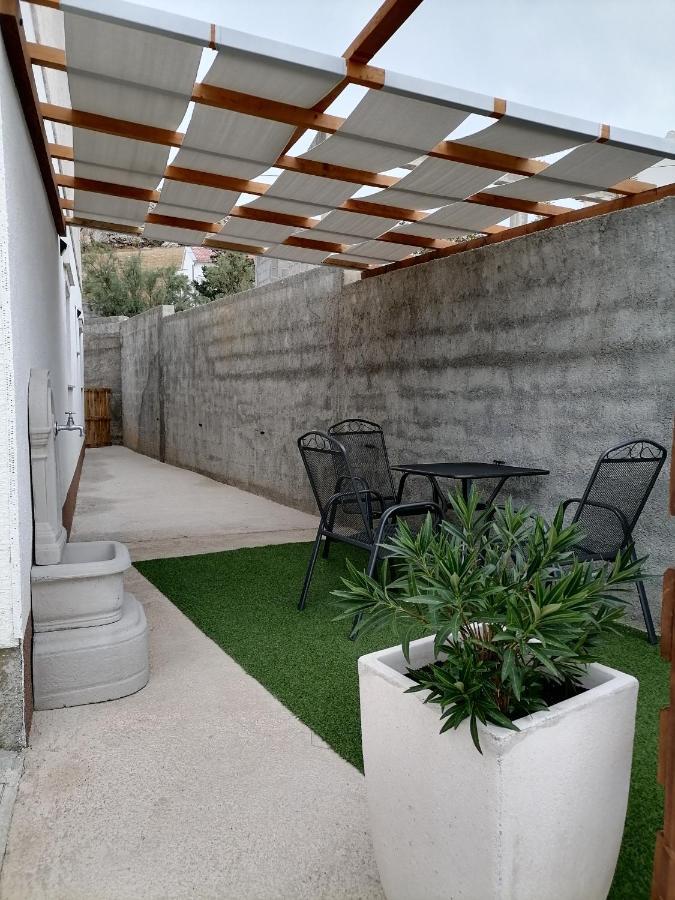 Apartman Lidija Dinjiska Экстерьер фото